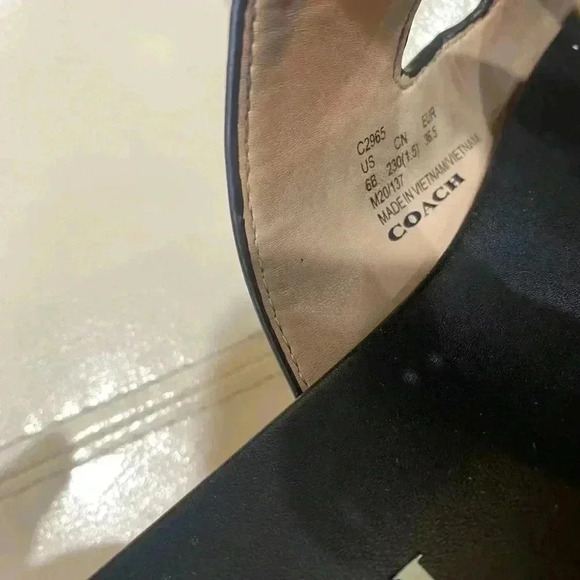 Coach Piper Sandals Sz 6 - Picture 5 of 7